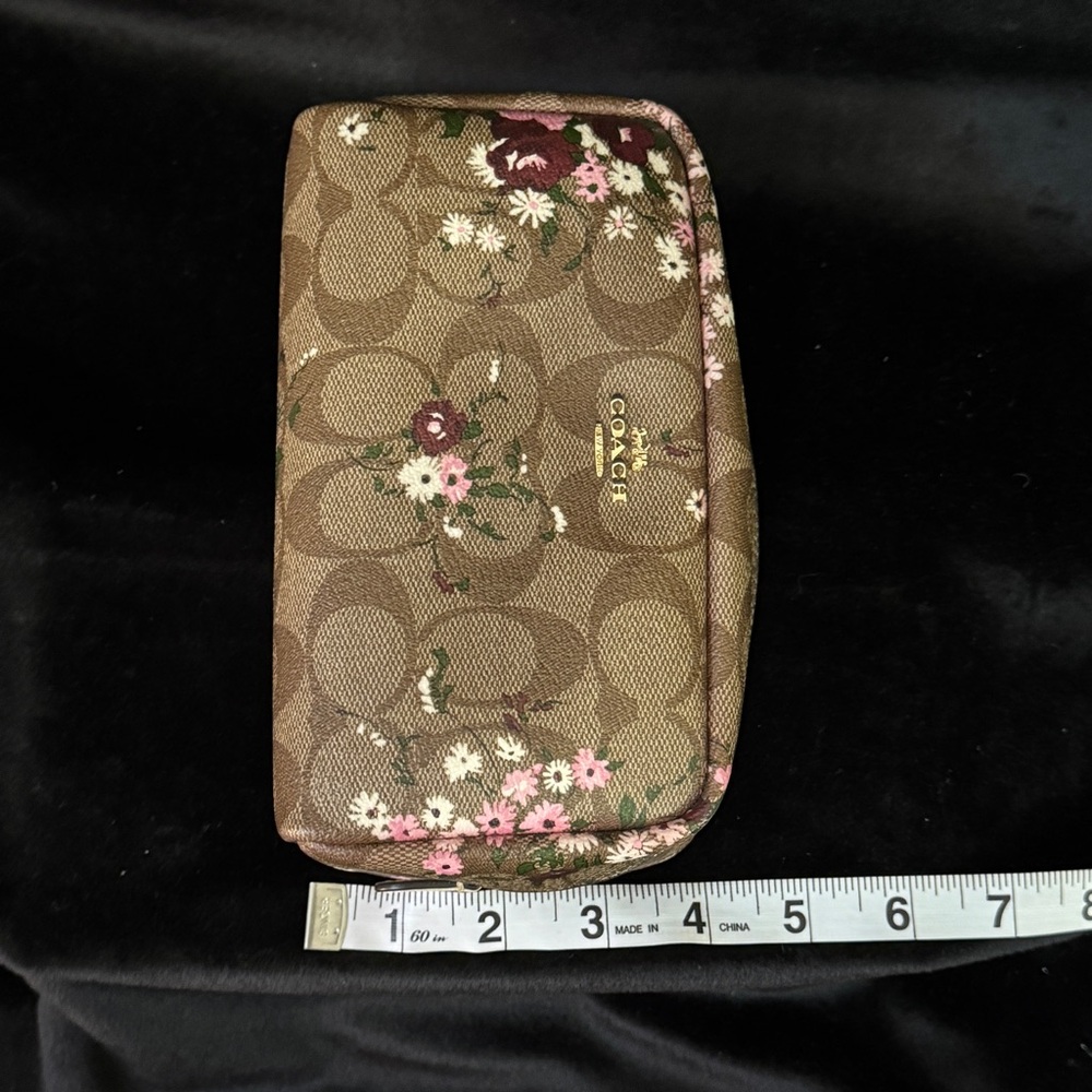 Coach | Signature Canvas w/ Evergreen Floral Print Cosmetic Bag - Picture 8 of 11